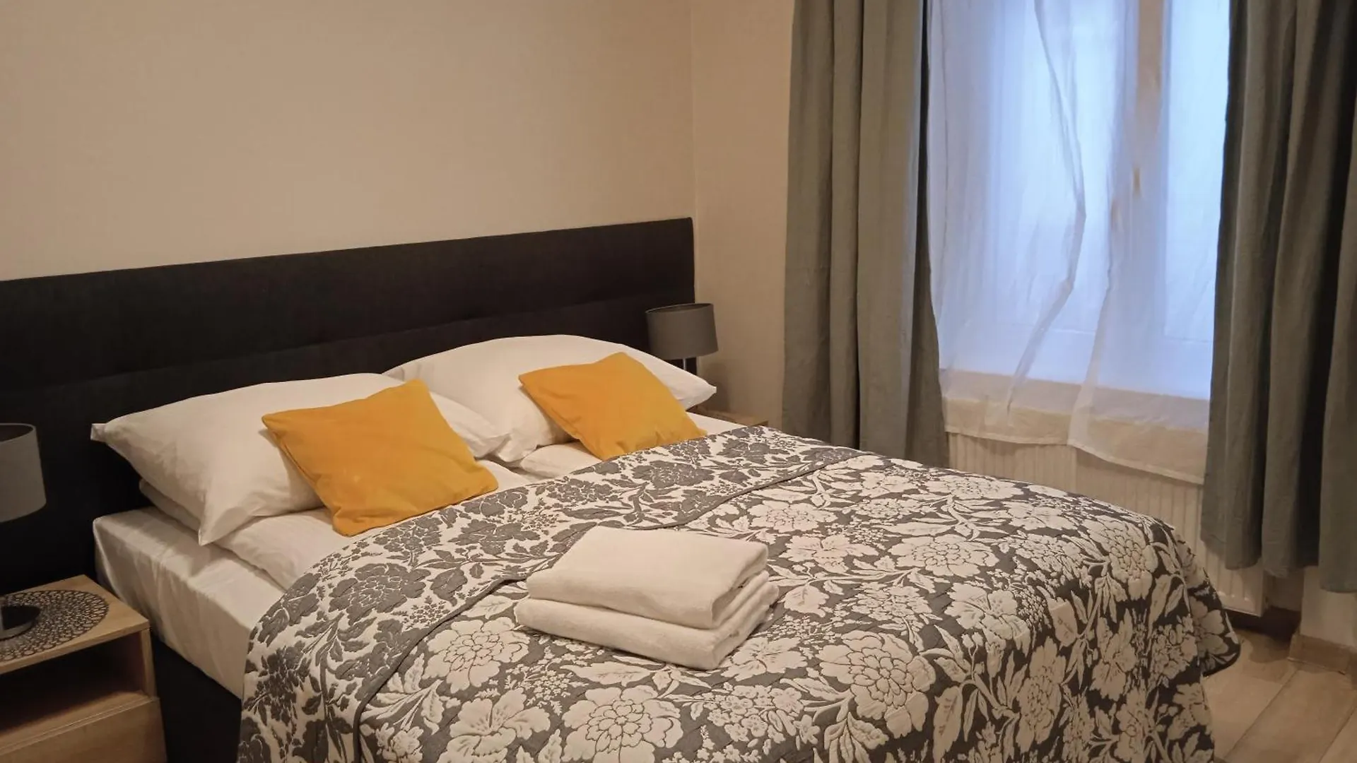 Old Town Apartments - B7 contacts